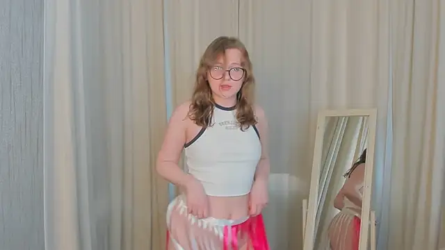 Snapshot of Tara_Harris chatting on January 18, 2025, 1:18 pm Tara Harris online show from January 18, 2025, 1:18 pm