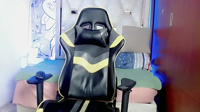 johnny cagee online show from December 15, 2025, 3:34 am