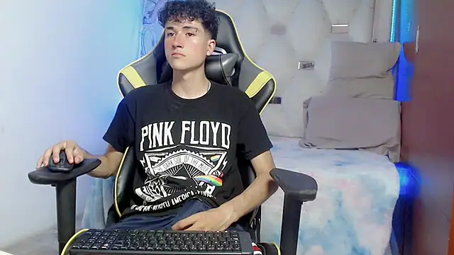 johnny cagee online show from November 10, 2025, 6:07 am