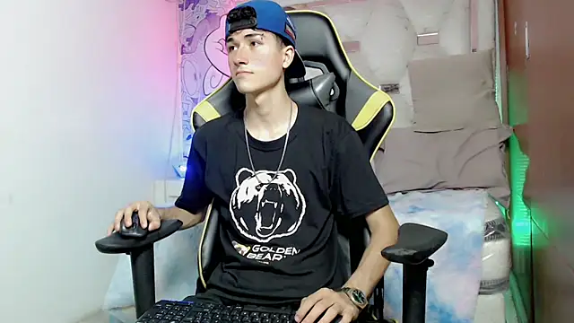 johnny cagee online show from October 31, 2025, 3:47 am