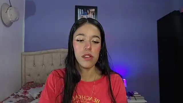 Snapshot of stephania_t chatting on May 26, 2026, 4:05 pm stephania t online show from May 26, 2026, 4:05 pm