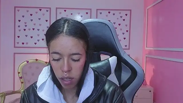 stephania t online show from October 15, 2025, 11:40 am