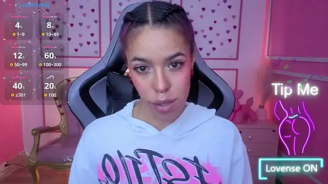 stephania t online show from December 17, 2025, 11:59 am