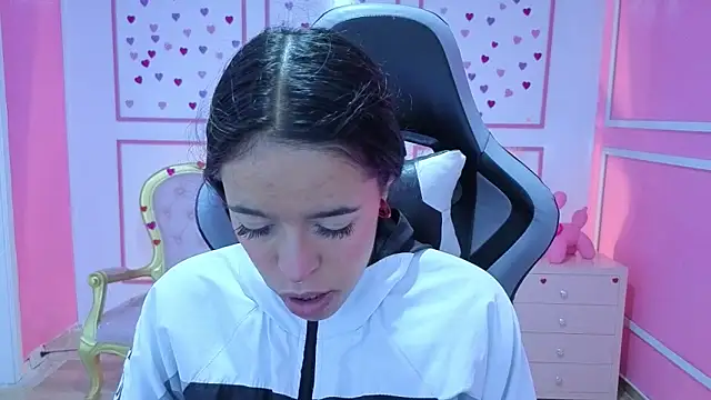 stephania t online show from November 5, 2025, 12:30 pm