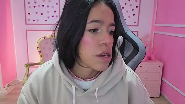 stephania t online show from September 16, 2025, 11:33 am