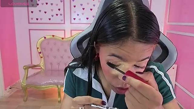 stephania t online show from October 9, 2025, 12:49 pm