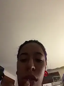 stephania t online show from November 3, 2025, 4:17 am