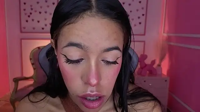 stephania t online show from November 26, 2025, 12:38 pm