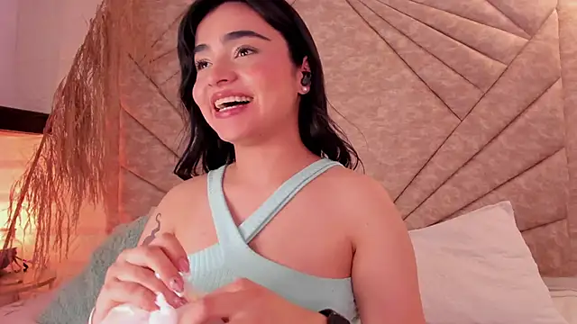 ConnieFontane online show from March 16, 2025, 7:37 am