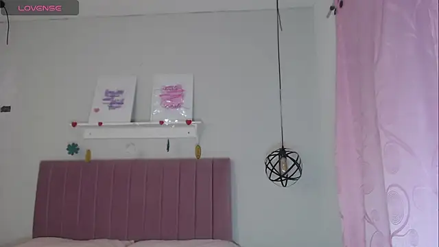 julz 03 online show from March 19, 2025, 7:06 pm