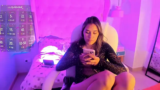 Snapshot of _Sophie__miller chatting on November 27, 2025, 8:53 pm Sophie miller online show from November 27, 2025, 8:53 pm