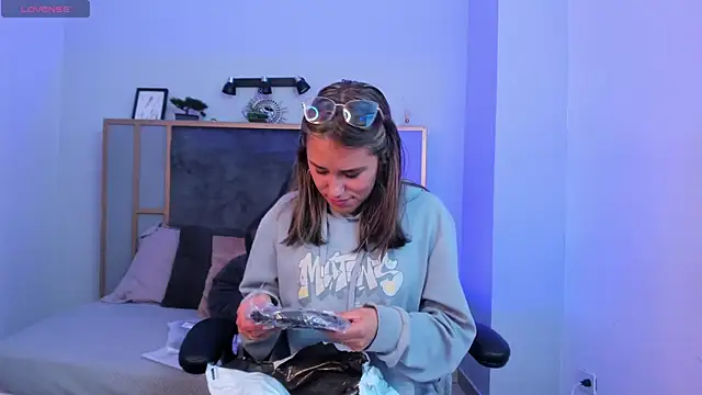 Snapshot of _Sophie__miller chatting on October 11, 2025, 5:03 pm Sophie miller online show from October 11, 2025, 5:03 pm