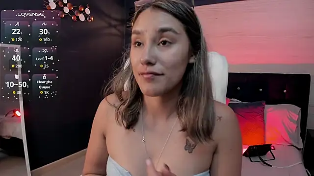 Snapshot of _Sophie__miller chatting on April 29, 2026, 5:17 pm Sophie miller online show from April 29, 2026, 5:17 pm