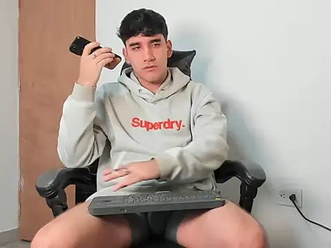 leo030809 online show from February 24, 2026, 3:35 pm