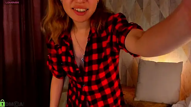 Michelle Blond online show from June 8, 2026, 1:11 am
