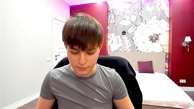 EmiliaYours online show from February 20, 2026, 3:03 pm