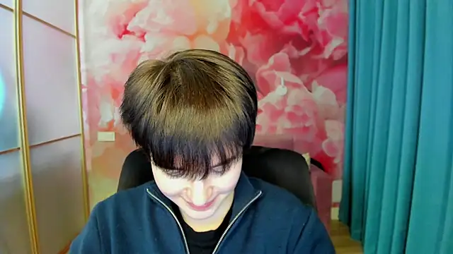 EmiliaYours online show from February 21, 2025, 4:16 pm