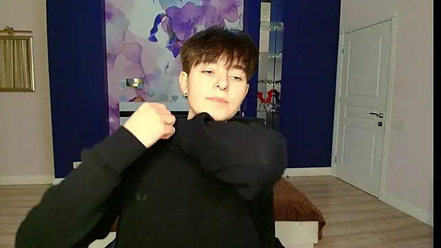 EmiliaYours online show from February 25, 2025, 1:53 pm