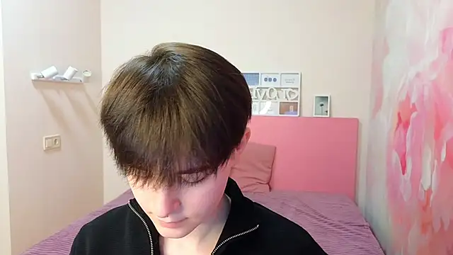 EmiliaYours online show from February 28, 2025, 1:25 pm