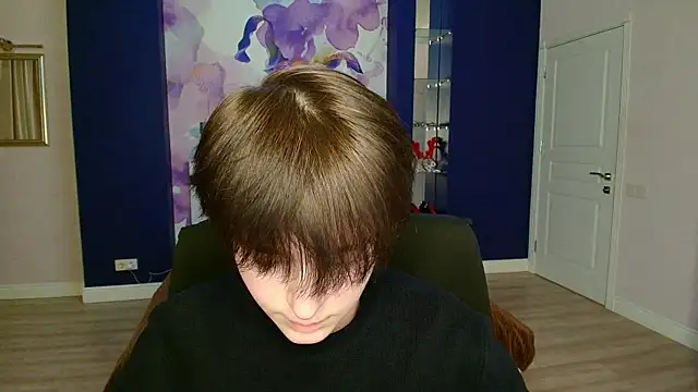 EmiliaYours online show from February 18, 2025, 5:09 pm