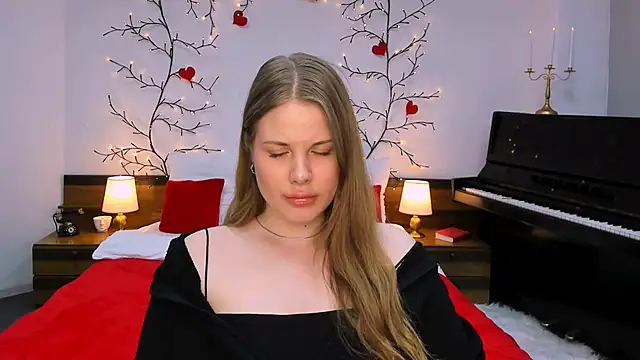 holy kitty online show from February 28, 2025, 5:26 pm