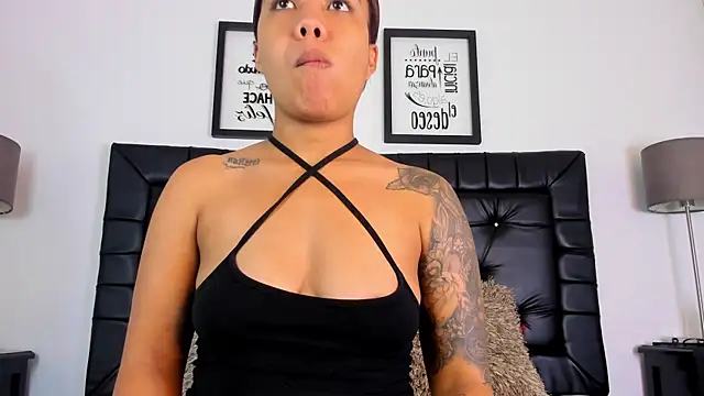 amberlitle online show from November 27, 2025, 12:27 pm