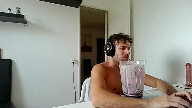 alpha-hunk online show from May 4, 2026, 10:18 am