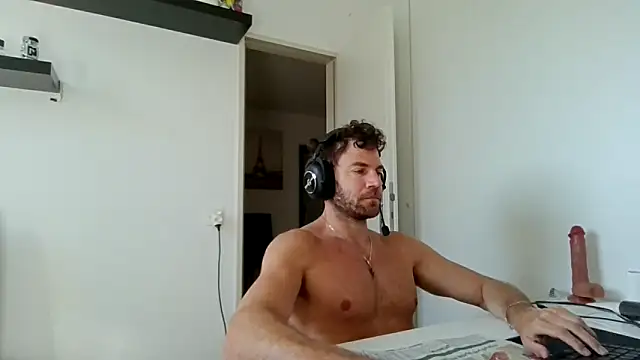 alpha-hunk online show from April 18, 2026, 8:05 am