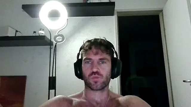 Snapshot of alpha-hunk chatting on November 18, 2025, 9:18 pm alpha-hunk online show from November 18, 2025, 9:18 pm