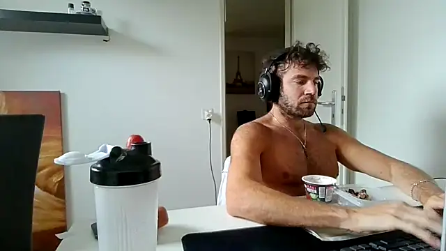 alpha-hunk online show from May 20, 2026, 10:01 am