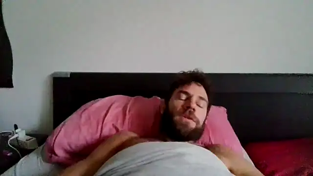 Snapshot of alpha-hunk chatting on November 2, 2025, 9:36 am alpha-hunk online show from November 2, 2025, 9:36 am