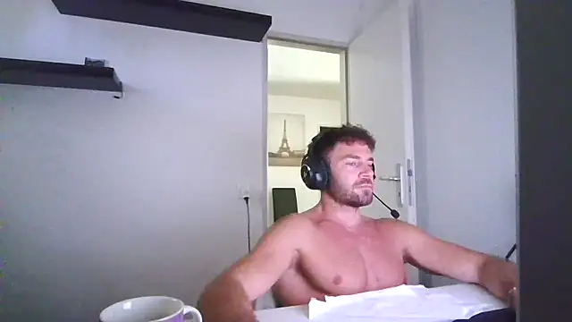 Snapshot of alpha-hunk chatting on July 12, 2026, 11:33 am alpha-hunk online show from July 12, 2026, 11:33 am