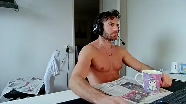 alpha-hunk online show from December 21, 2025, 10:39 am