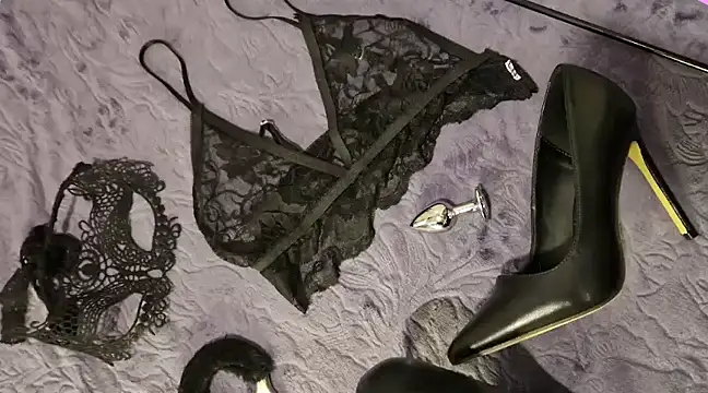 culbutemoi4 online show from March 17, 2025, 8:40 am