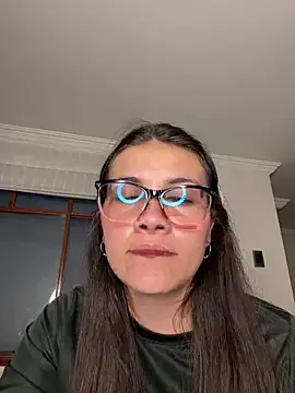 aurora divine online show from September 12, 2025, 11:04 pm