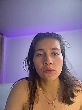 Snapshot of aurora_divine chatting on May 29, 2026, 8:59 pm aurora divine online show from May 29, 2026, 8:59 pm