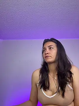 Snapshot of aurora_divine chatting on April 24, 2026, 7:05 pm aurora divine online show from April 24, 2026, 7:05 pm