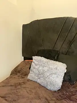 merlyn 00 online show from February 1, 2025, 9:08 pm