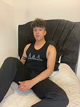 merlyn 00 online show from December 17, 2024, 8:32 pm