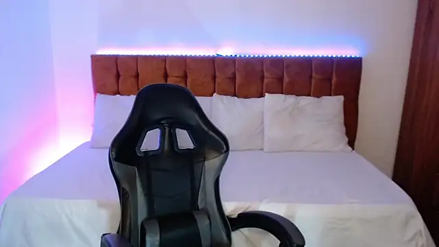 alexiaaross online show from September 19, 2025, 9:24 am