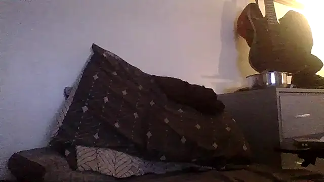 Snapshot of CandiedPompano chatting on July 7, 2026, 4:04 am CandiedPompano online show from July 7, 2026, 4:04 am