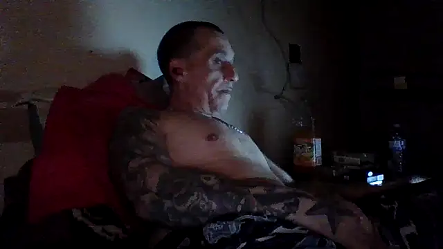 CandiedPompano online show from November 15, 2025, 5:11 am