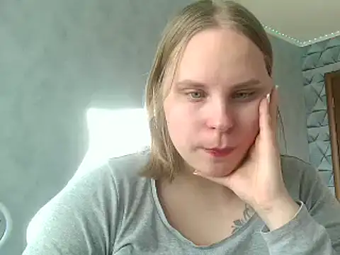 Thalia  Star online show from February 20, 2025, 1:19 pm