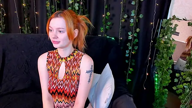 Snapshot of Precious-Lara chatting on December 24, 2024, 6:33 am Precious-Lara online show from December 24, 2024, 6:33 am