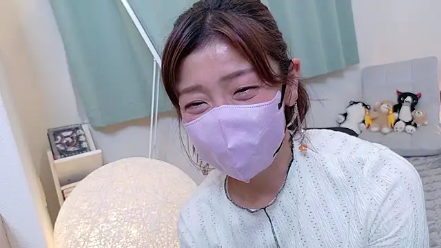 Risa 06 online show from May 19, 2026, 12:34 pm