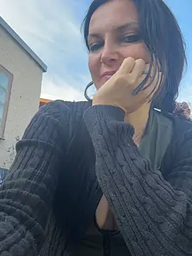 -OLYA- online show from April 15, 2026, 2:43 pm