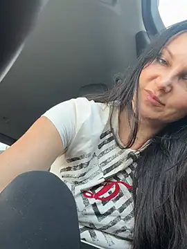 -OLYA- online show from February 10, 2026, 1:43 pm