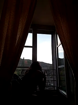 feetqueen96 online show from October 12, 2025, 4:08 pm