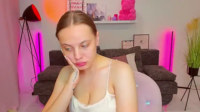 Snapshot of rora_skyline chatting on September 19, 2025, 7:18 pm rora skyline online show from September 19, 2025, 7:18 pm