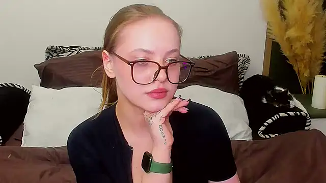 Snapshot of rora_skyline chatting on February 18, 2026, 2:13 pm rora skyline online show from February 18, 2026, 2:13 pm